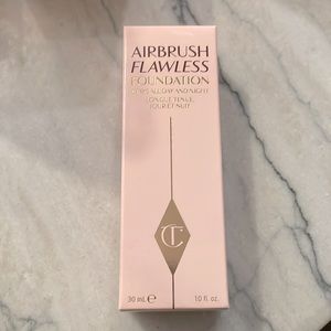 Charlotte Tilbury - Airbrush Flawless Foundation